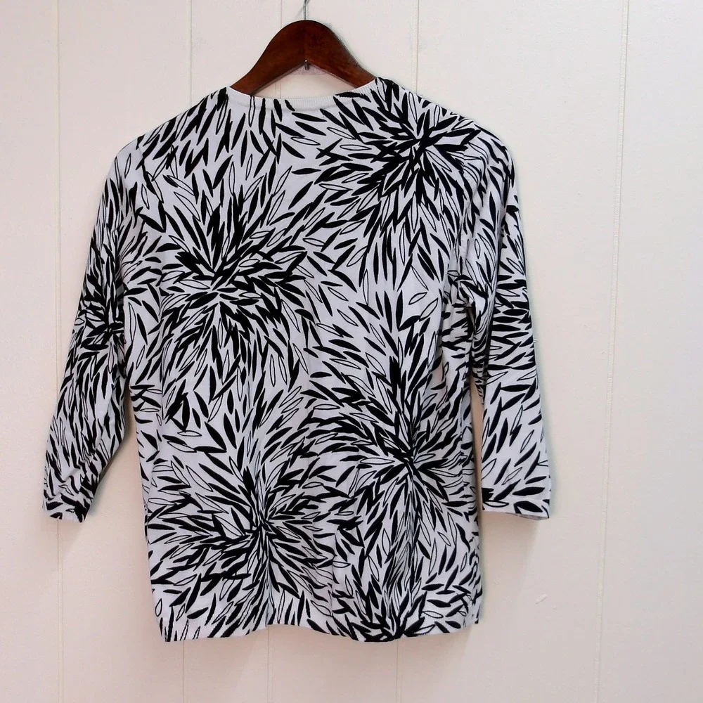 Augusta Silk Black White Floral Print Button Front 3/4 Sleeve Cardigan PL/ #7267 - Picture 2 of 5